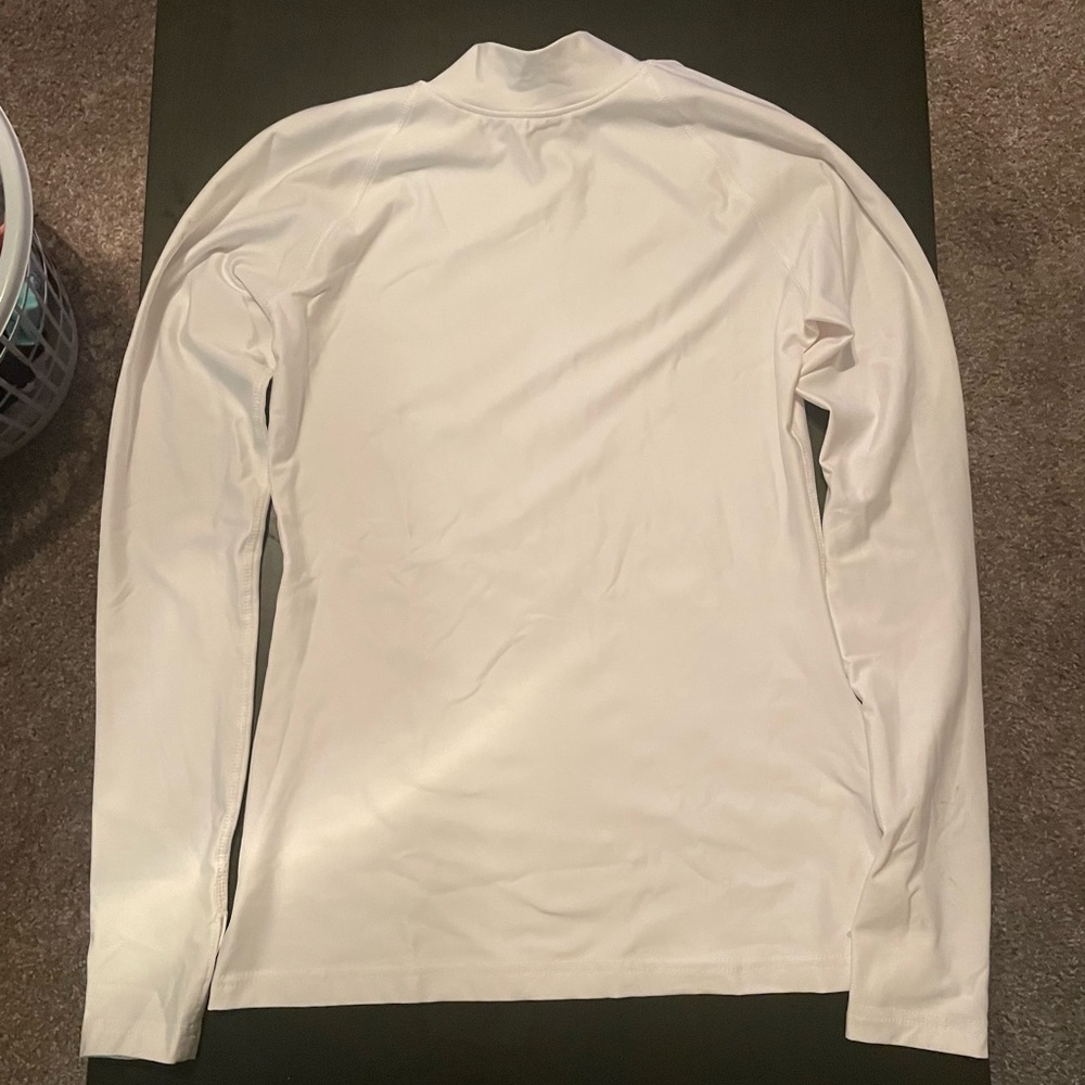 Long sleeve undershirt
